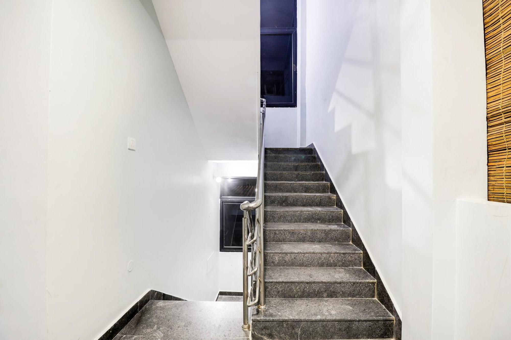 Super Townhouse De Alphabet Hotel Kukatpally Nexus Mall Hyderabad Exterior foto